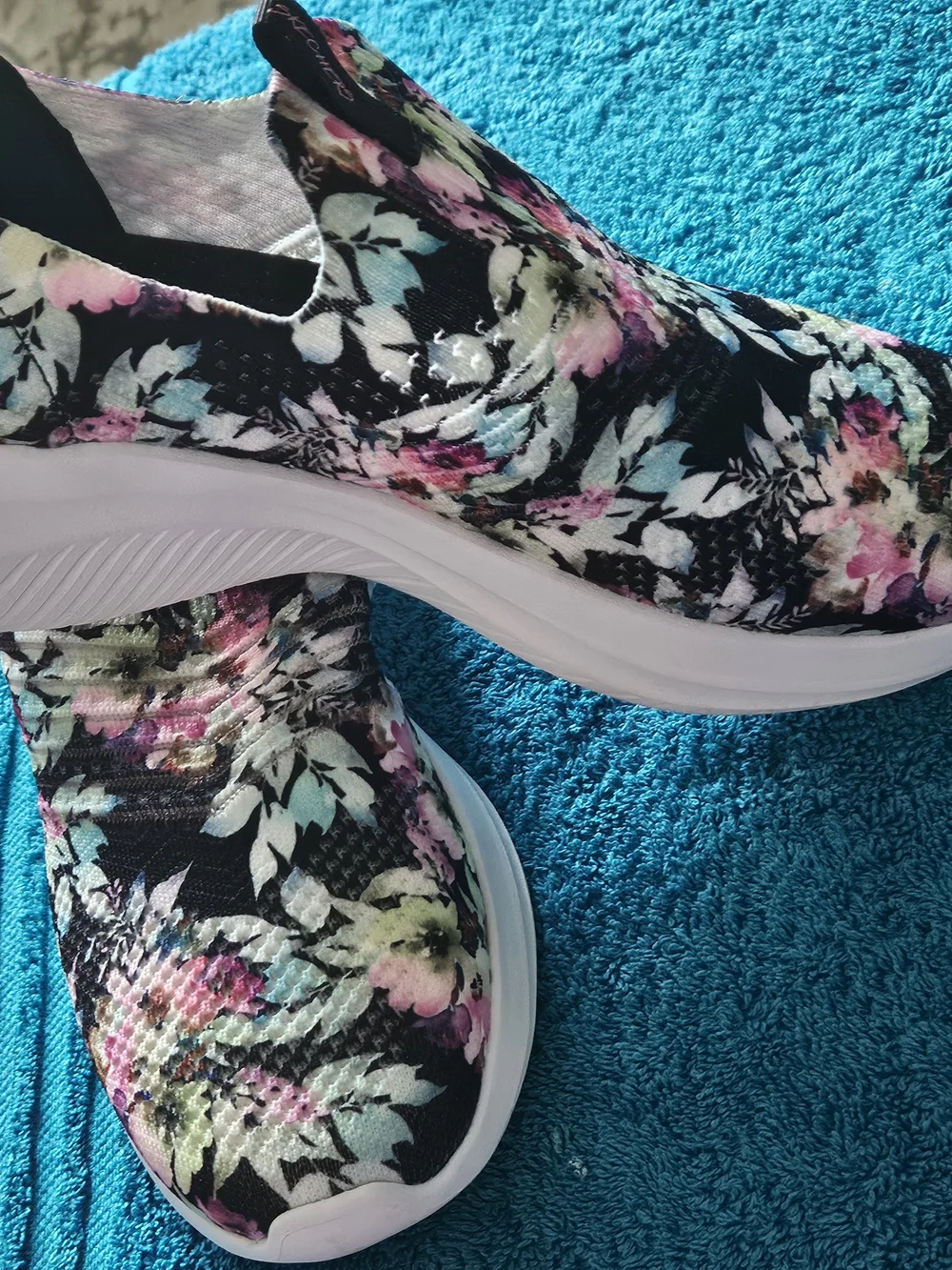 Skechers Women's Black Floral Slip-On Sneakers